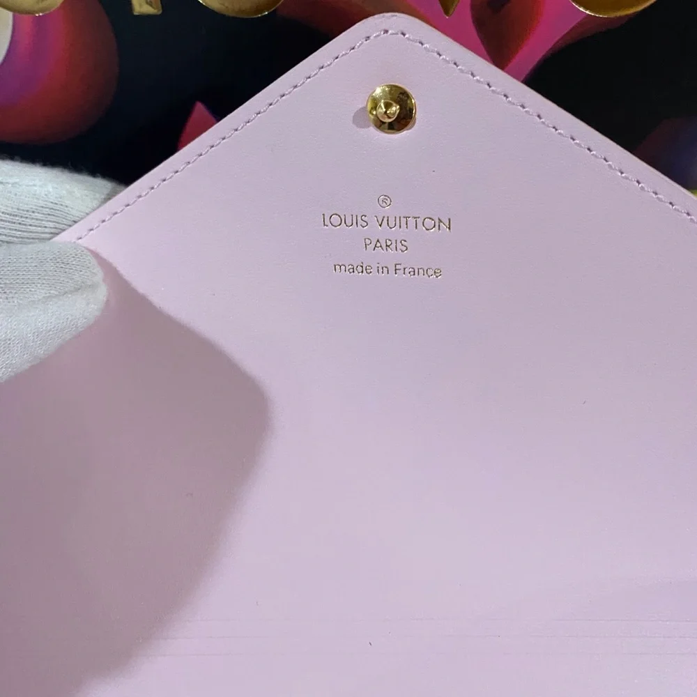 ⛱🏊🏼‍♀️Authentic Brand NEW Louis Vuitton Limited Edition Kirigami Set Pochette